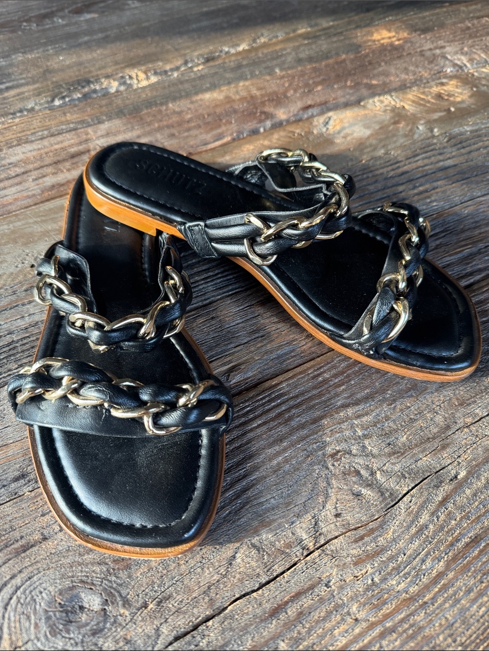 Schutz Vallen black‎ leather gold chain flat sandals 7.5